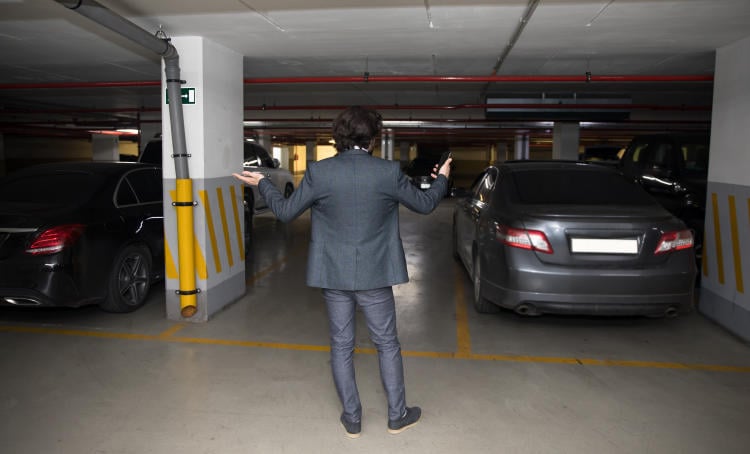 Técnicas más usadas para robar un coche y cómo evitarlas Técnicas más usadas para robar un coche y cómo evitarlas