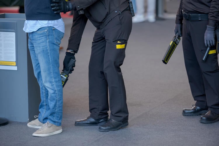 Diferencias entre controlador de accesos y vigilante de seguridad Diferencias entre controlador de accesos y vigilante de seguridad