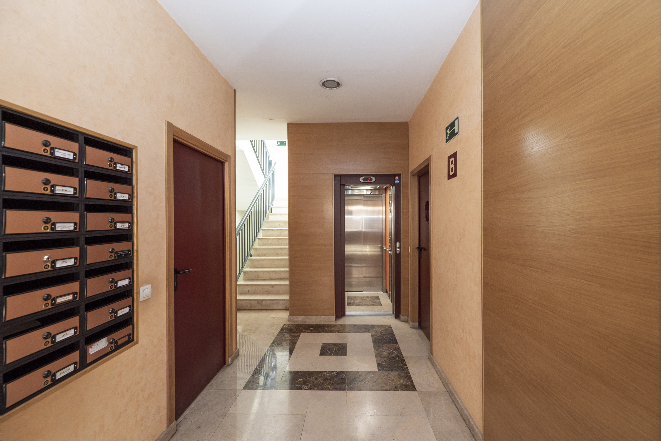 El portal tambi&eacute;n importa: seguridad en la entrada del edificio