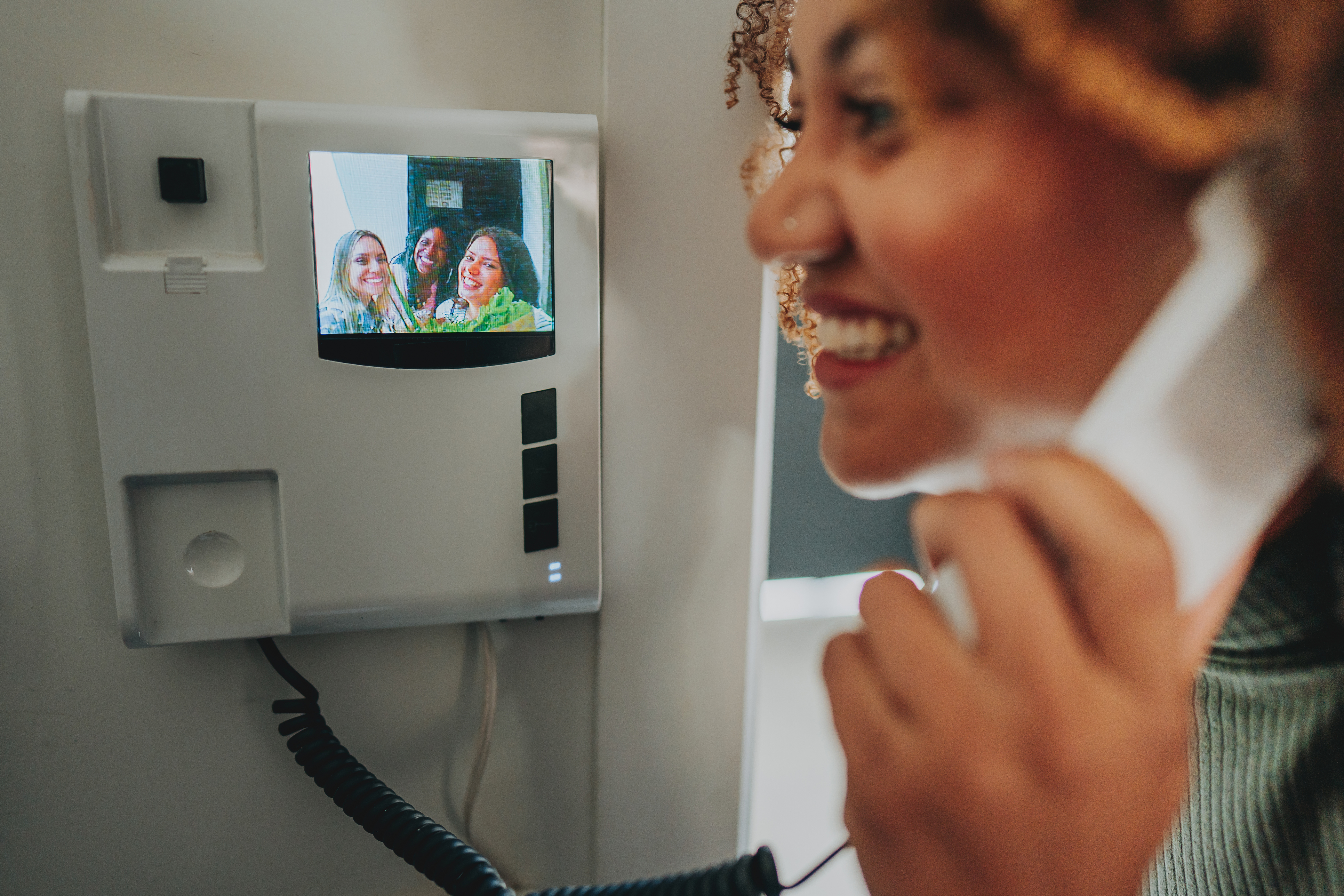 Dispositivos de seguridad imprescindibles para un hogar conectado