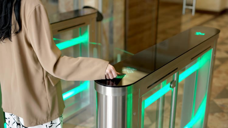 Zonas de acceso restringido: cómo ayudan a mejorar la seguridad Zonas de acceso restringido: cómo ayudan a mejorar la seguridad