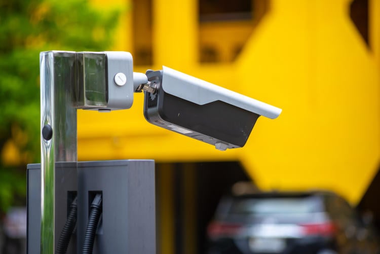 Qué es la seguridad perimetral digital y cómo protege tu casa Qué es la seguridad perimetral digital y cómo protege tu casa