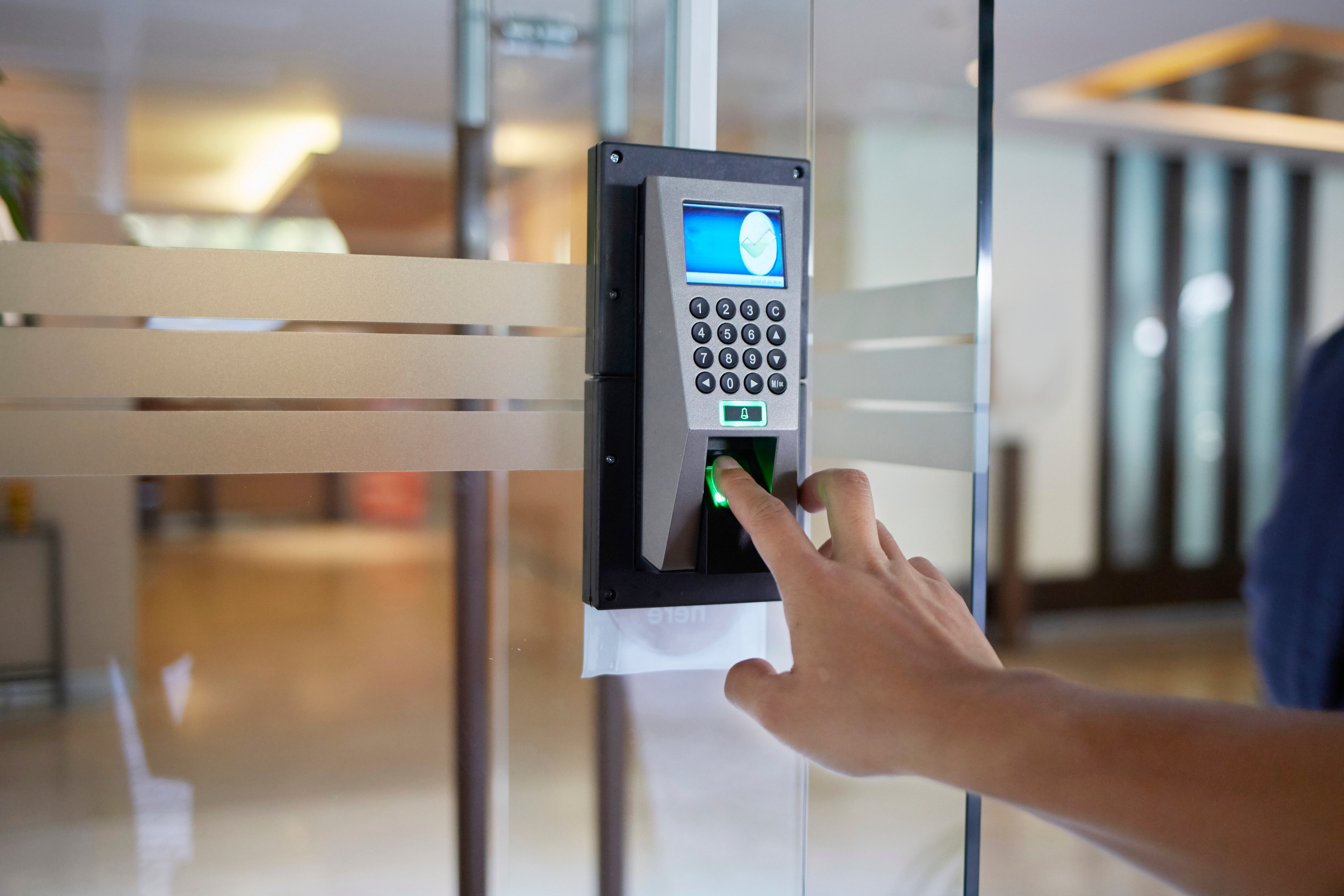 Guía completa de control de accesos: llaves electrónicas, tags o códigos PIN