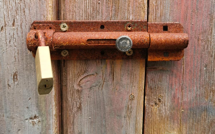 8 señales que hacen que una casa o negocio sea un objetivo fácil 8 señales que hacen que una casa o negocio sea un objetivo fácil