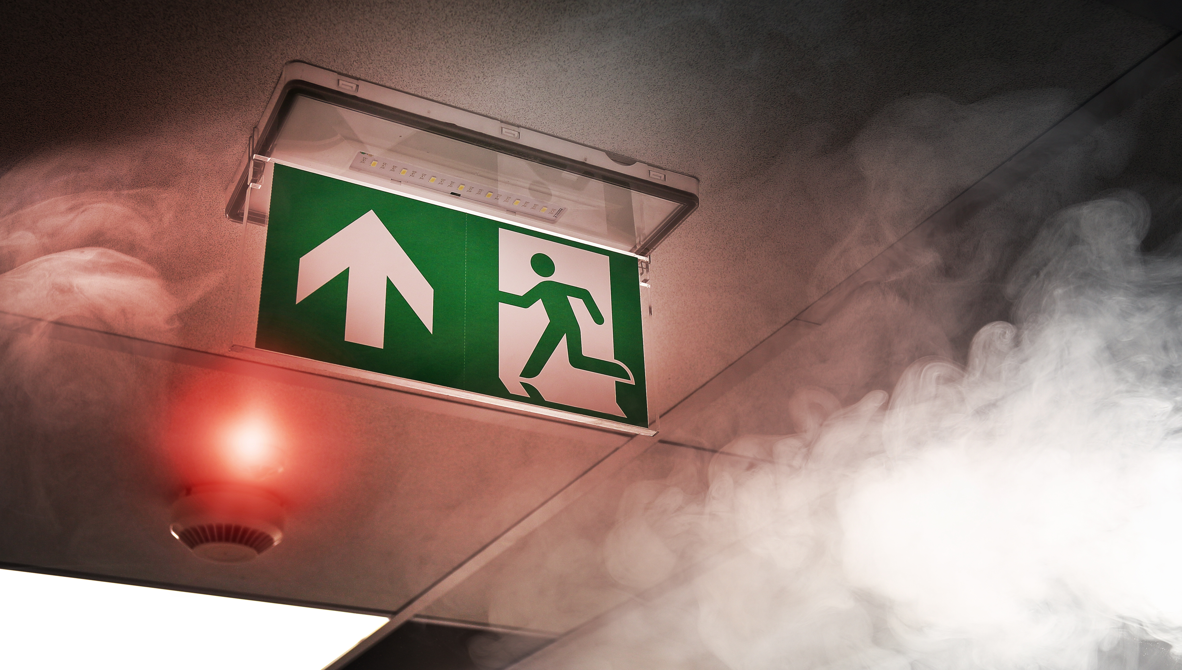 Cómo apagar un fuego y prevenir incendios domésticos