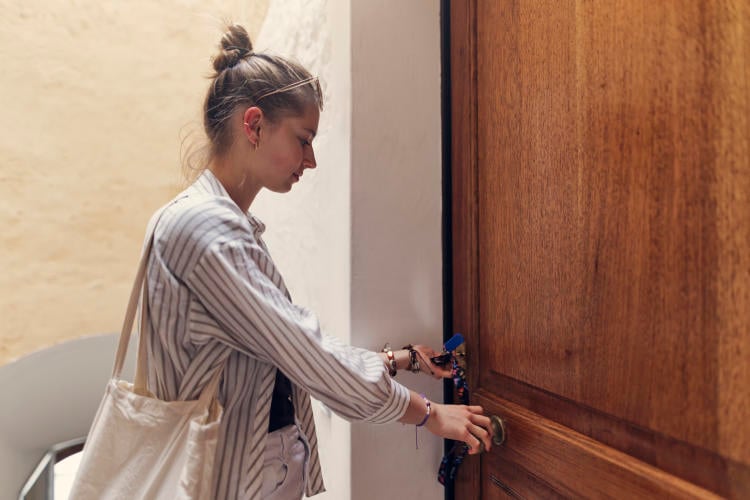 Protectores antipalanca para puertas: la seguridad llama a tu hogar Protectores antipalanca para puertas: la seguridad llama a tu hogar