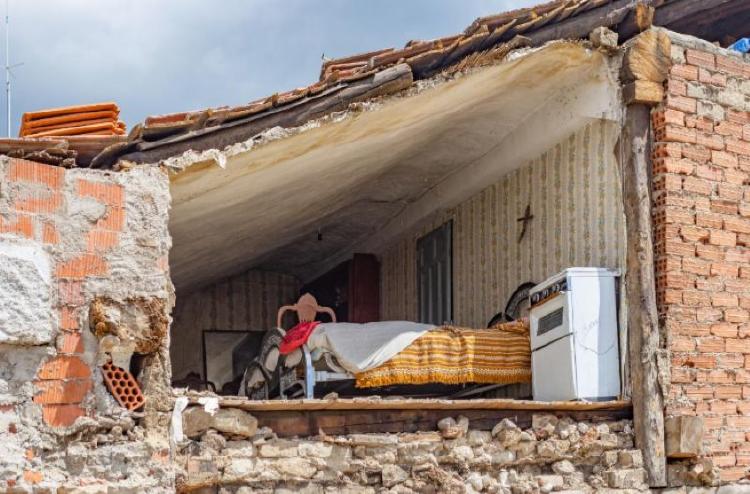 Causas comunes de la peligrosidad en estos barrios Causas comunes de la peligrosidad en estos barrios
