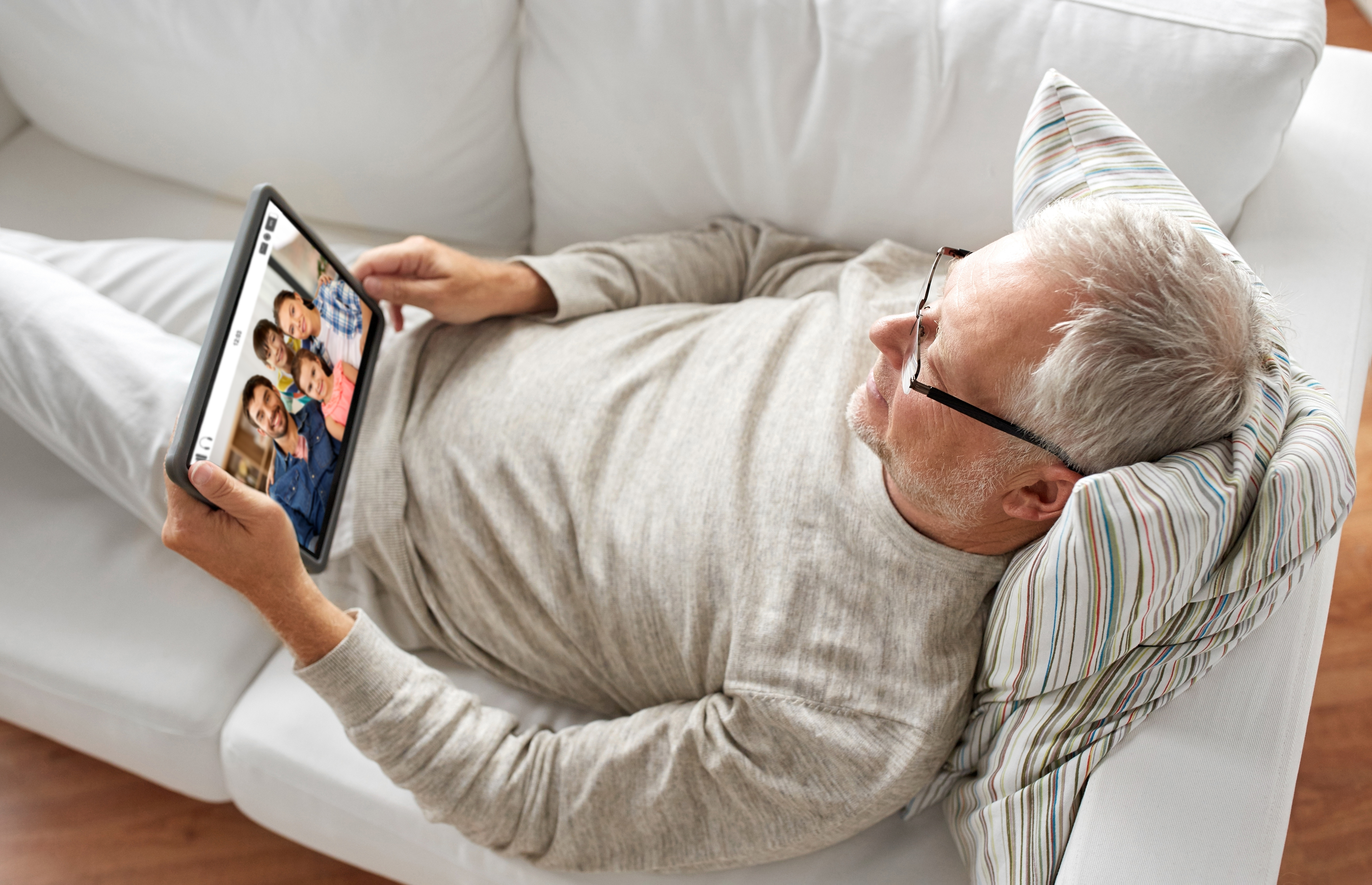 Seguridad para ancianos que viven solos: todo lo que debes saber