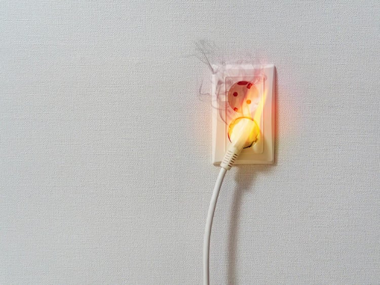 Cómo apagar un fuego y prevenir incendios domésticos Cómo apagar un fuego y prevenir incendios domésticos