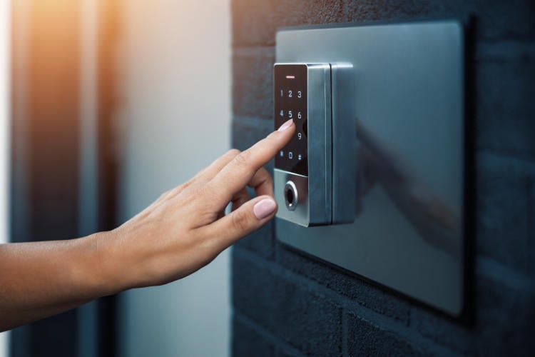 Evolución de la seguridad en casa: de las rejas a la domótica Evolución de la seguridad en casa: de las rejas a la domótica