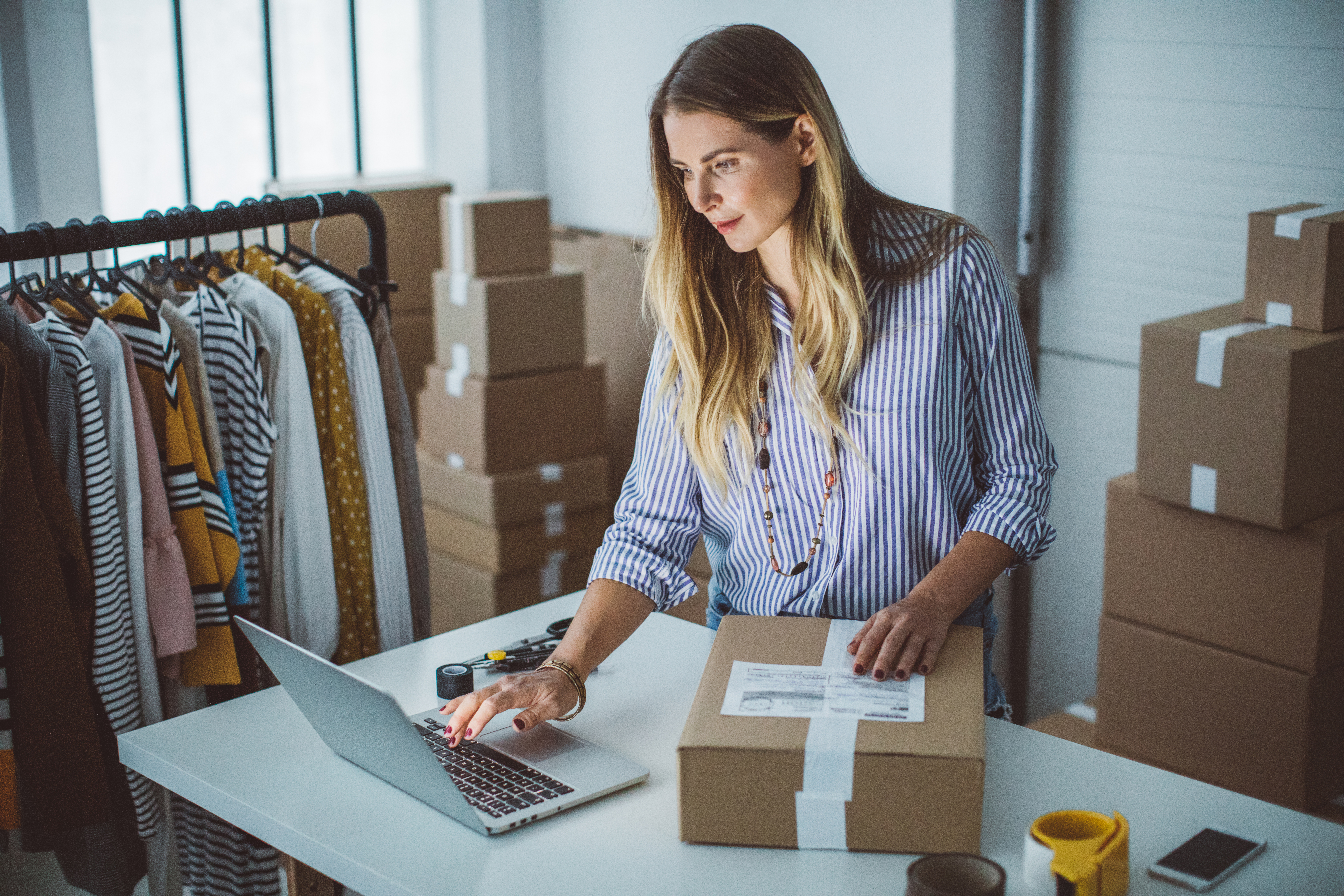 Seguridad integral para negocios: del local f&iacute;sico al e commerce
