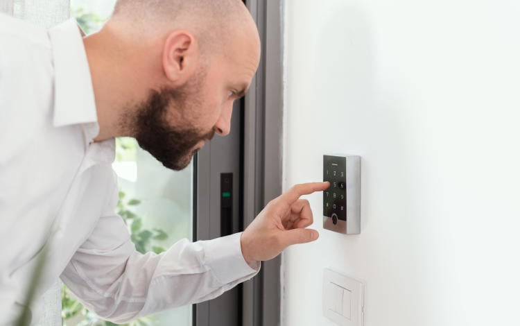 8 señales que hacen que una casa o negocio sea un objetivo fácil 8 señales que hacen que una casa o negocio sea un objetivo fácil