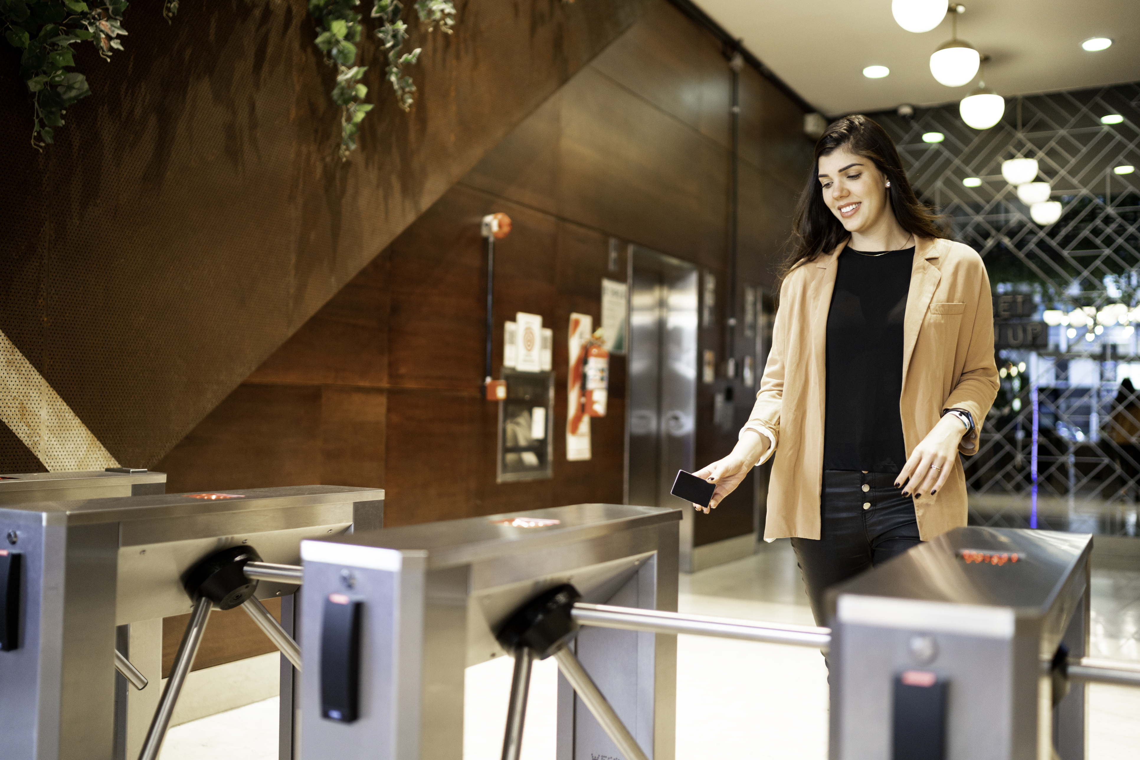 Guía completa de control de accesos: llaves electrónicas, tags o códigos PIN