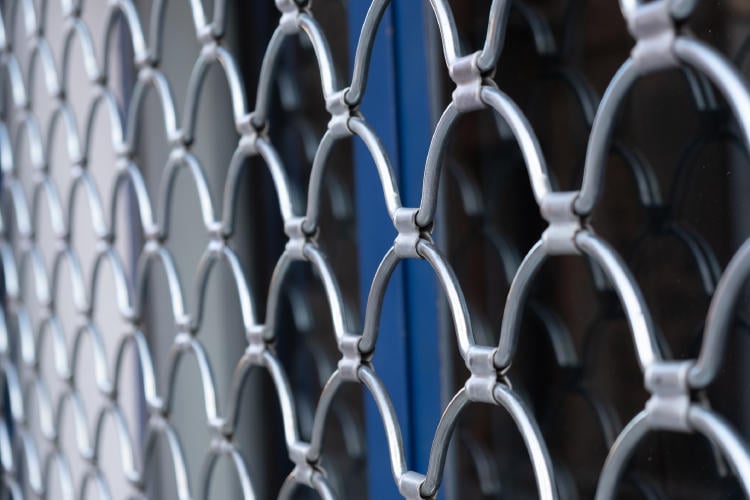 Seguridad puerta negocio Seguridad puerta negocio