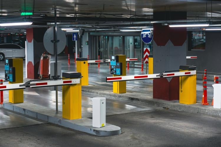 Zonas de acceso restringido: cómo ayudan a mejorar la seguridad Zonas de acceso restringido: cómo ayudan a mejorar la seguridad