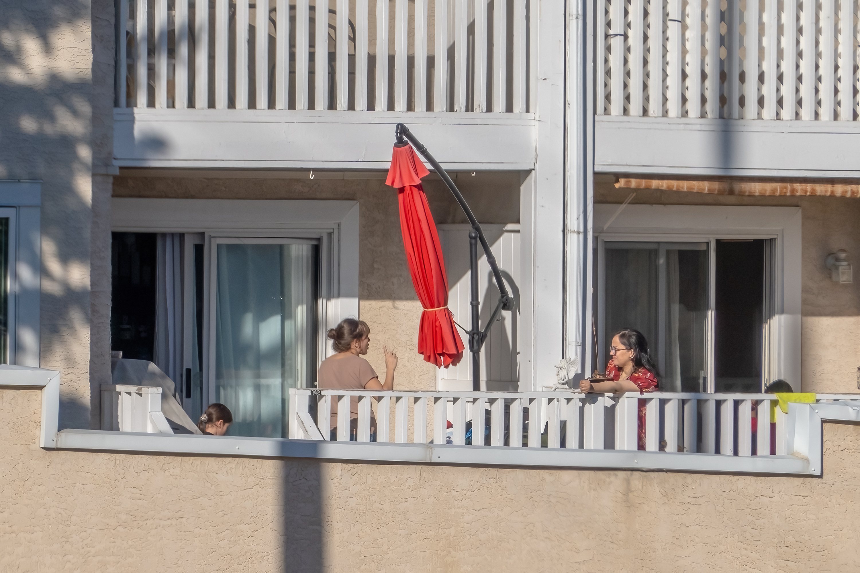 Seguridad estacional: cómo proteger tu casa en verano, invierno y festivos