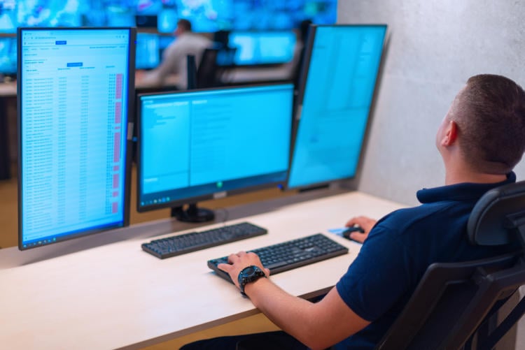 Cómo aprovechar el Internet de las Cosas (IoT) en tu negocio Cómo aprovechar el Internet de las Cosas (IoT) en tu negocio