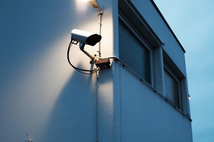 Alarmas con doble vía: el truco (no tan secreto) para una seguridad a prueba de cortes Alarmas con doble vía: el truco (no tan secreto) para una seguridad a prueba de cortes