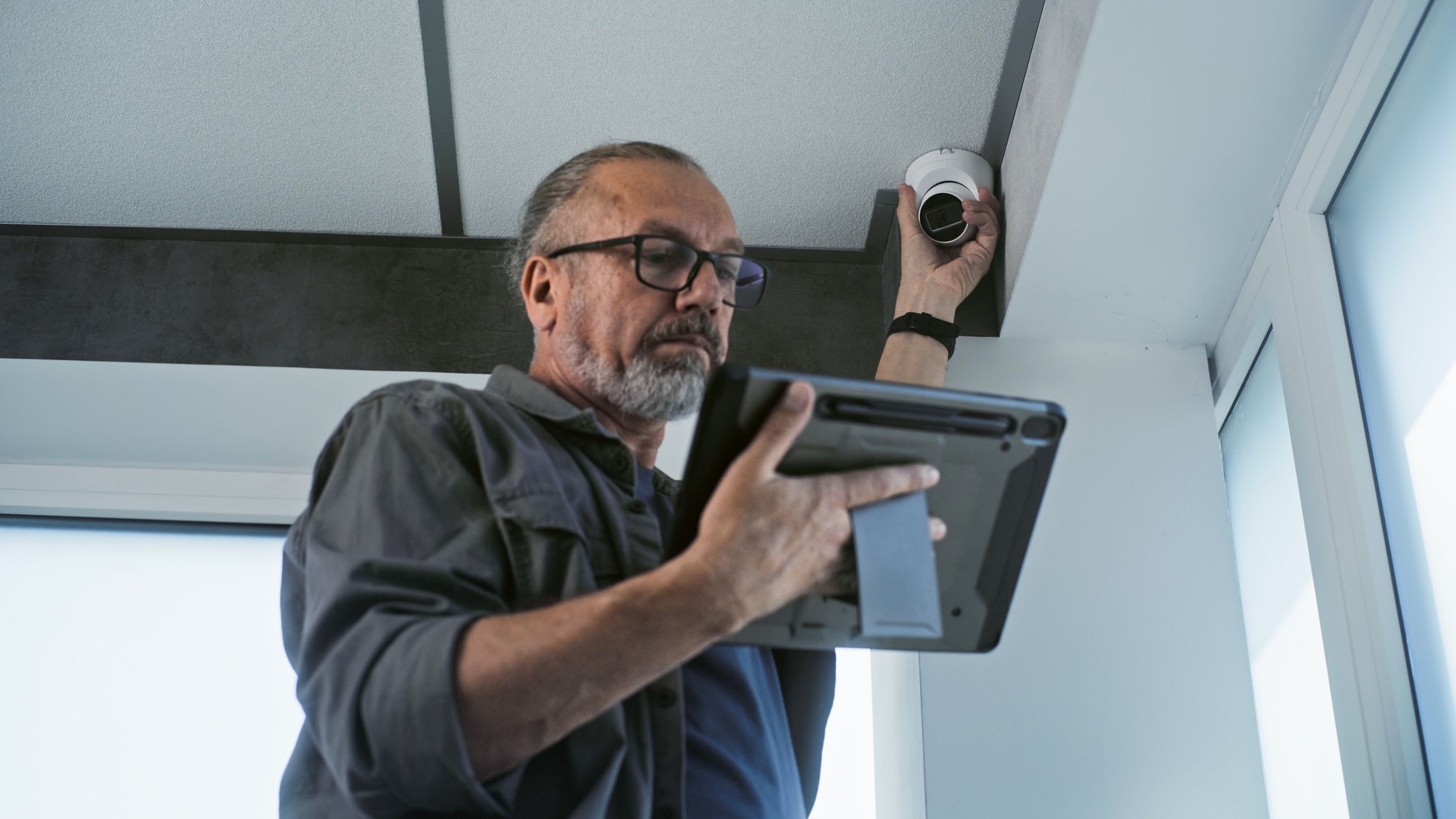 Diferencias entre c&aacute;maras de seguridad con IA y tradicionales