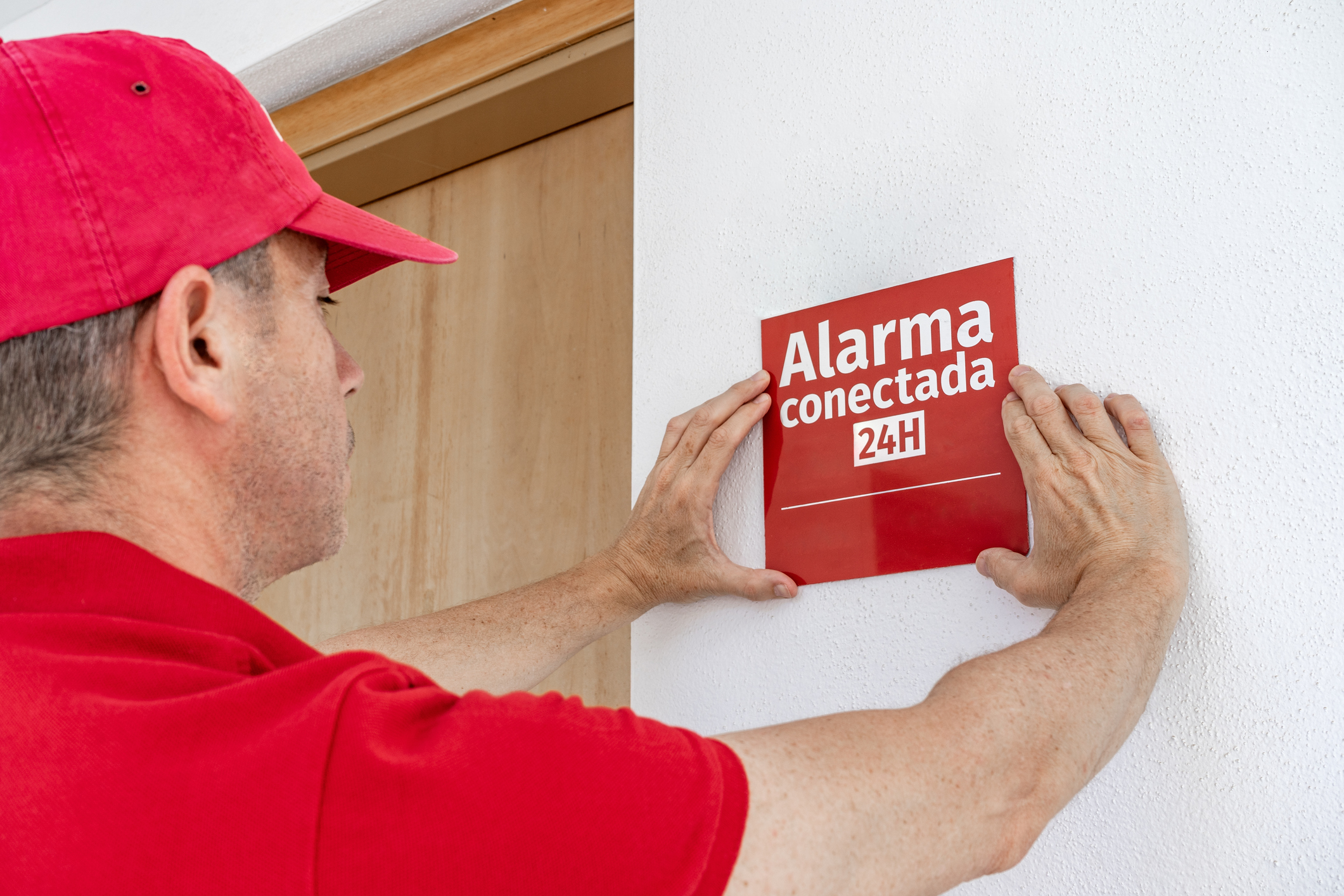 Alarmas Tradicionales vs Inteligentes: &iquest;Cu&aacute;l Gana en 2026?