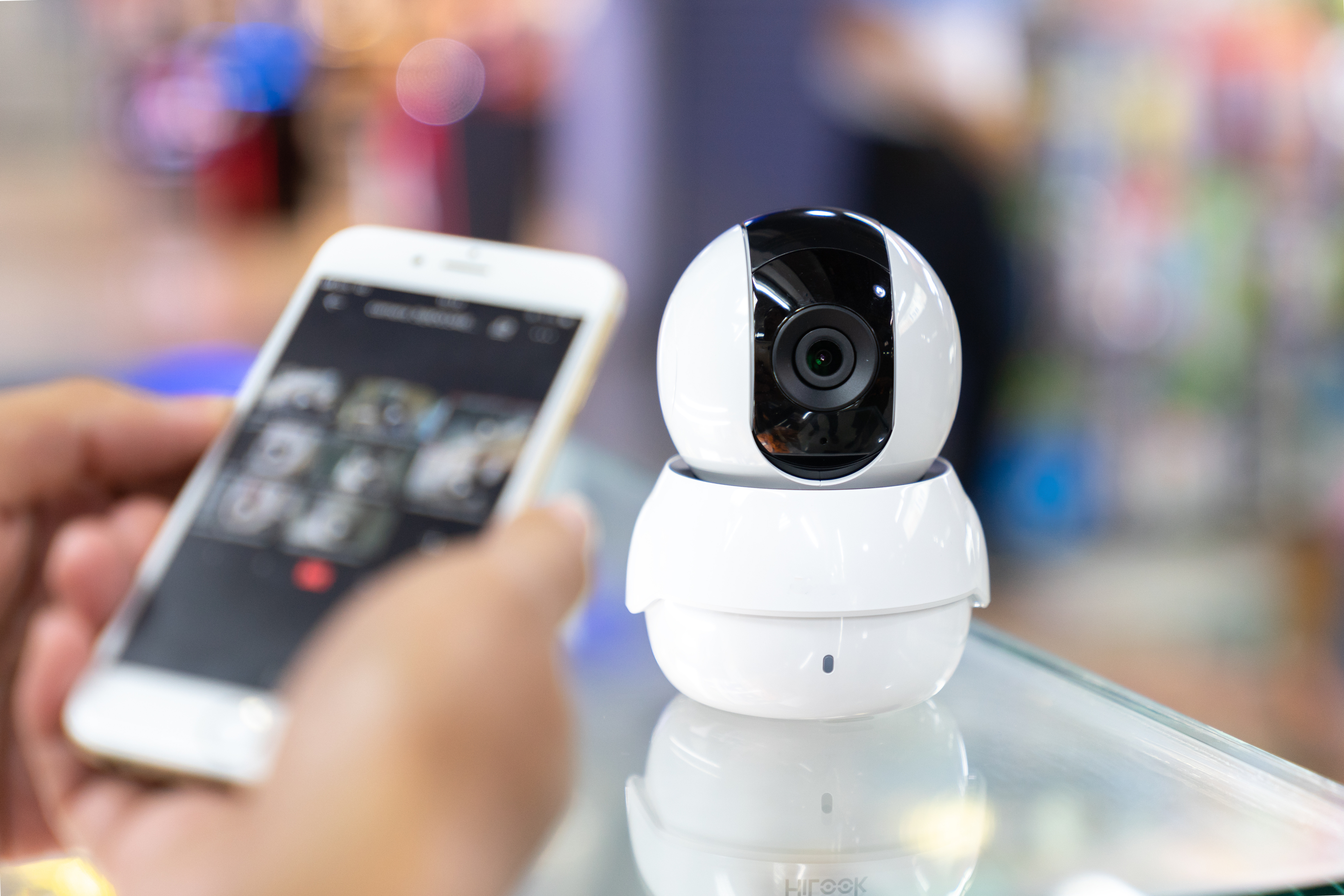 Importancia de las actualizaciones de firmware en dispositivos de seguridad: