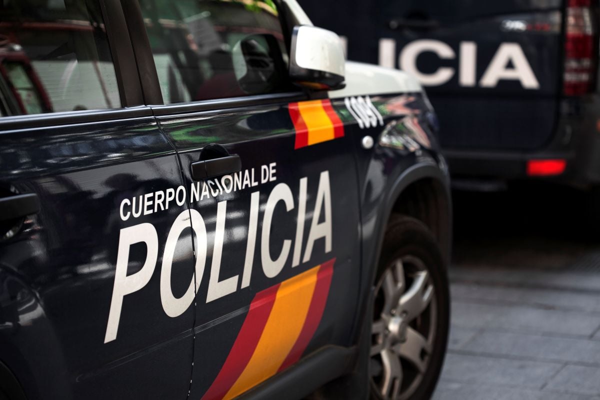 llama a la policia con un robo en casa