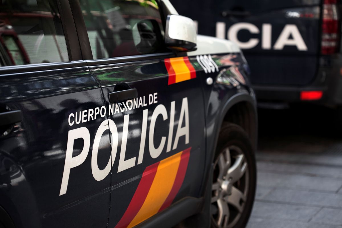 llama a la policia con un robo en casa